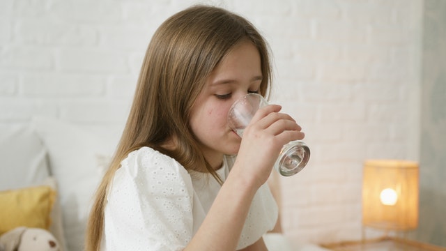 Pour bien se concentrer lors des devoirs, on ne doit avoir ni faim, ni soif.