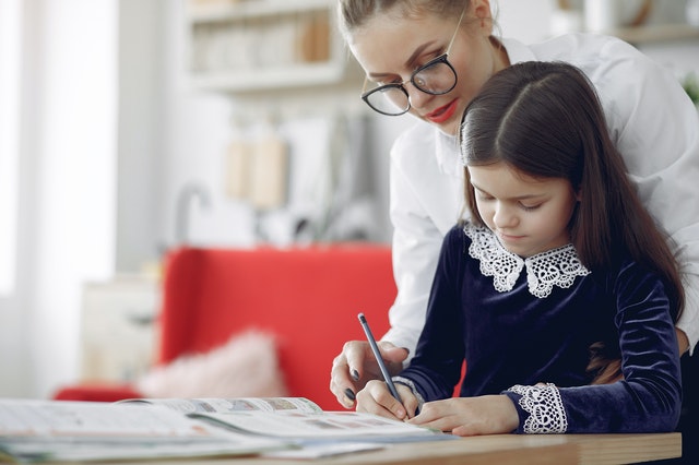 Comprendre comment on apprend permet de mieux se concentrer pendant les devoirs