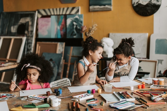 Danger des écrans pour les enfants: changez d'activités !